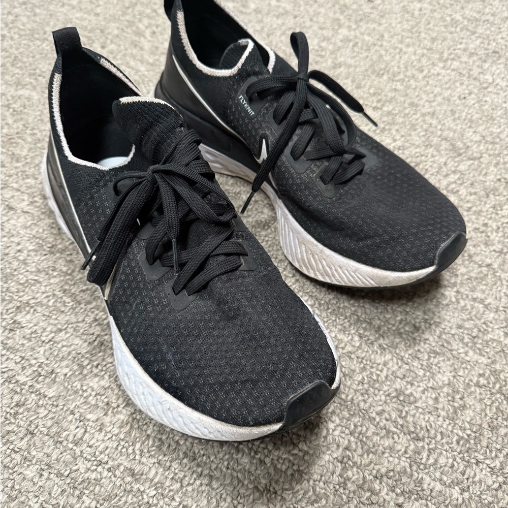 Nike Flyknit Infinity React Athletic Footwear - image 2